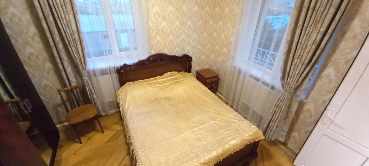 Serik & Geora Guesthouse 세반 외부 사진