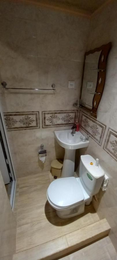 Serik & Geora Guesthouse 세반 외부 사진