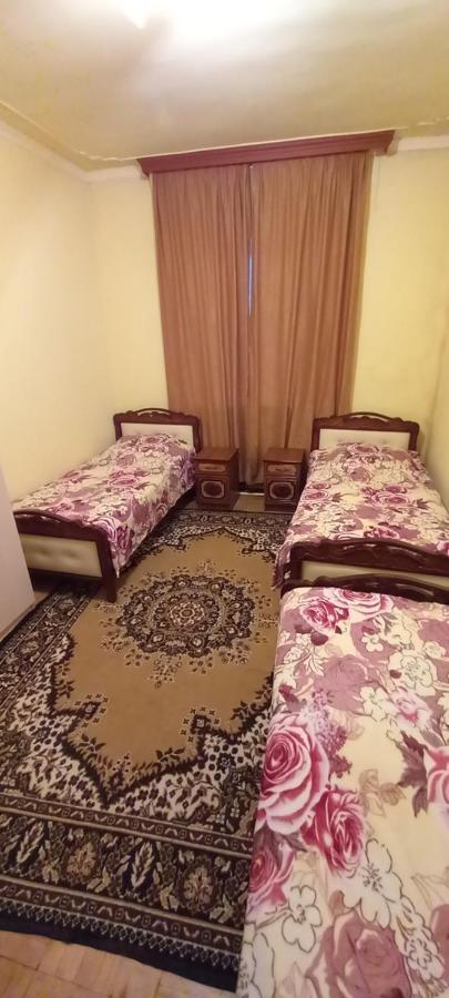Serik & Geora Guesthouse 세반 외부 사진